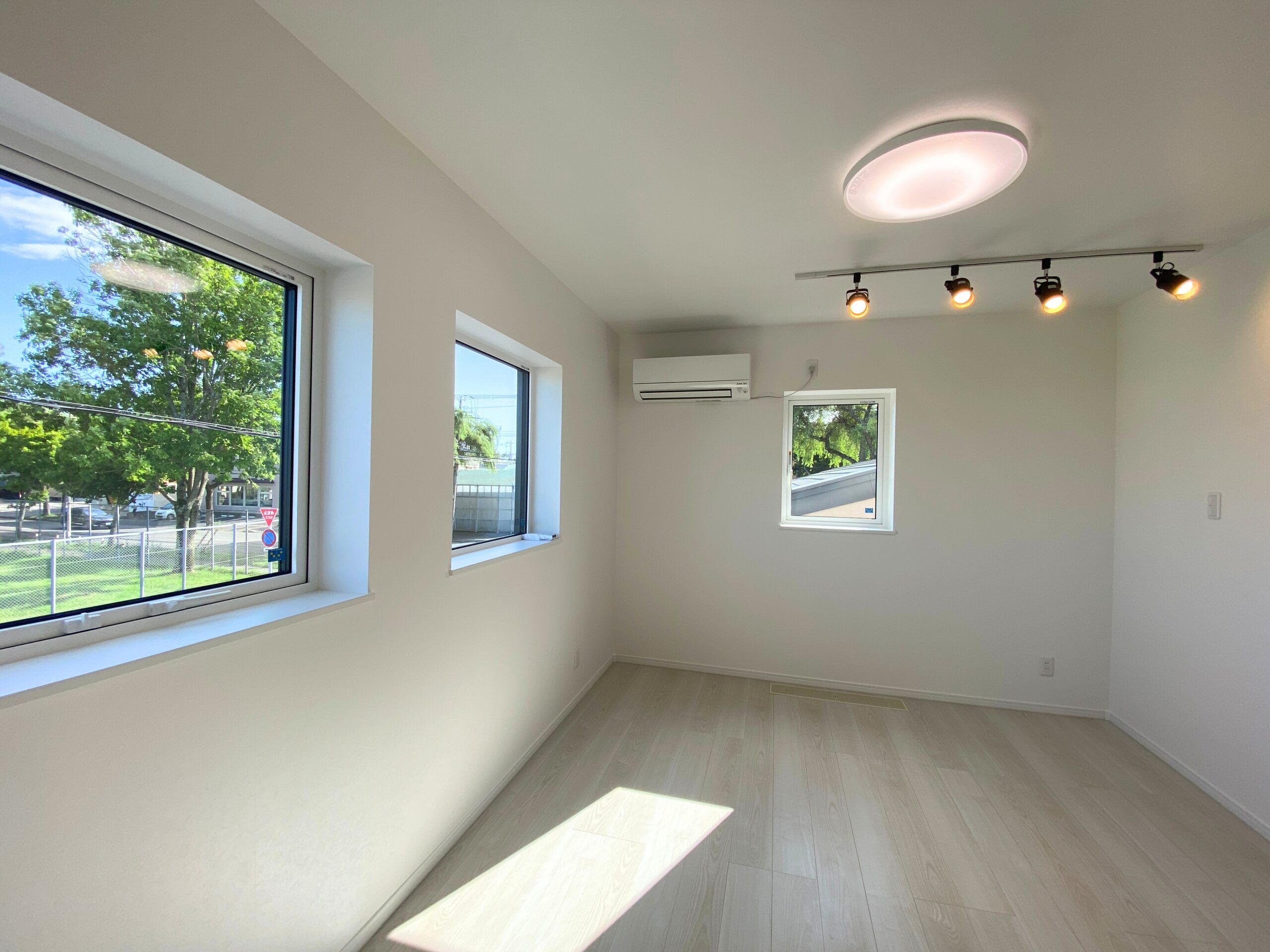 高性能な住宅に、太陽光・蓄電池を設置した未来を見据えたなぎの家スライダー画像